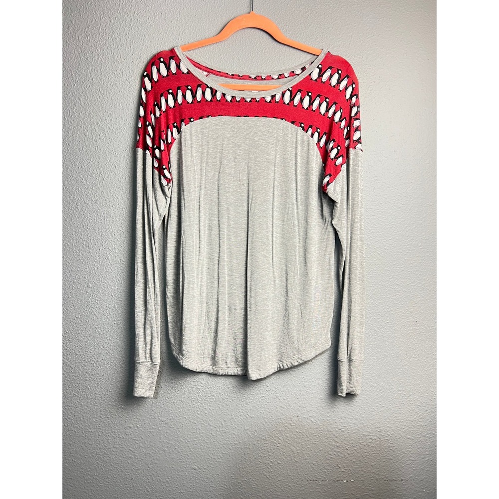 Vera Bradley Gray Red Penguin Print Long Sleeve Pajama Top Shirt Small Lounge